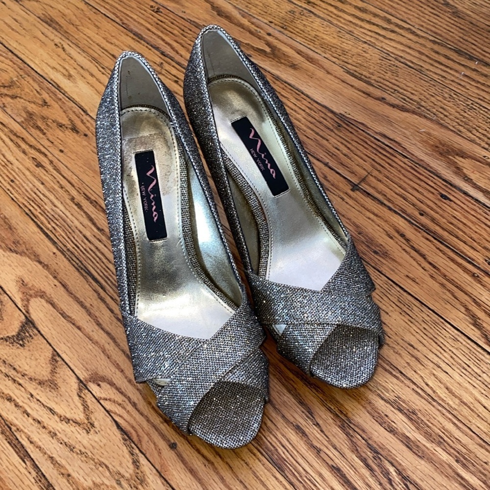 Nina gold heels size 7 worn for photoshoot only